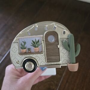 BATH AND BODY WORK Camper Planter with Cacti Oil Diffuser Plug In